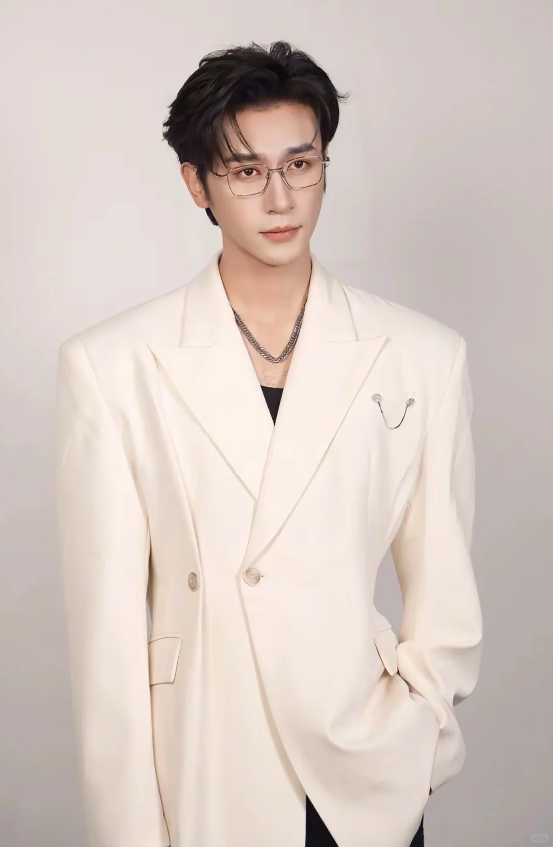 一期一个短剧男演员：沉思