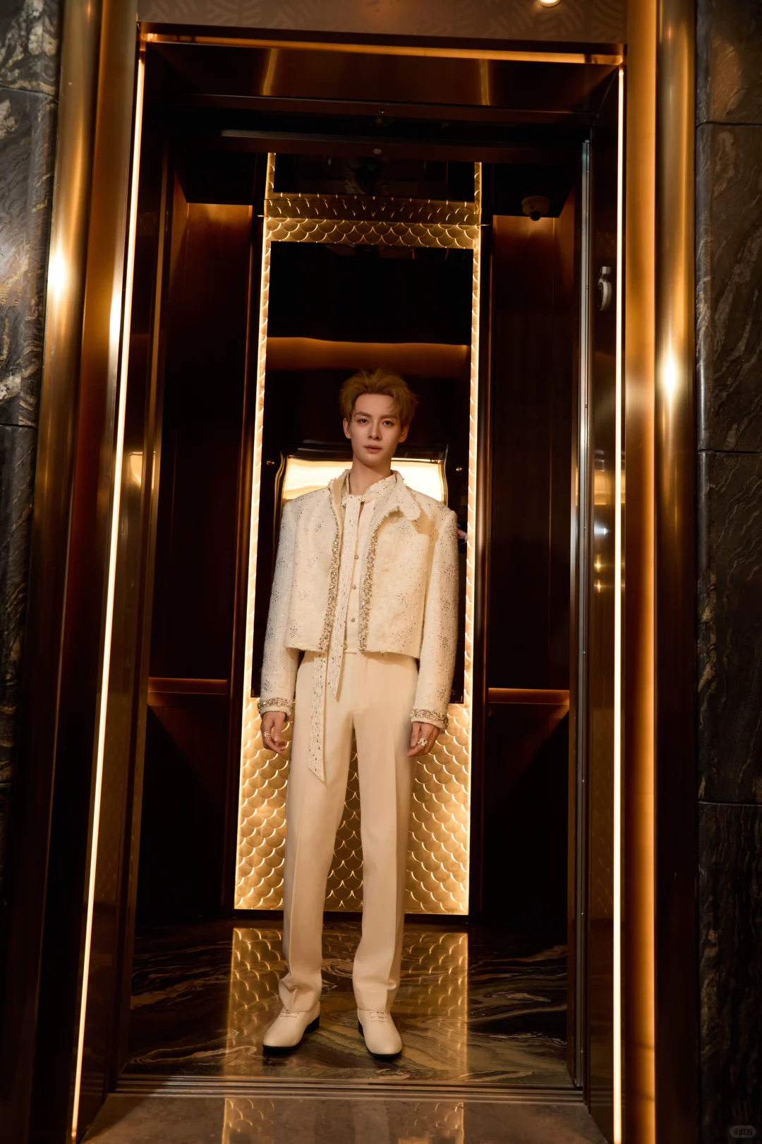 大家好，我是演员刘叁肆