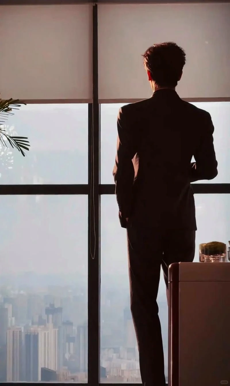 一期一个短剧男演员：沉思