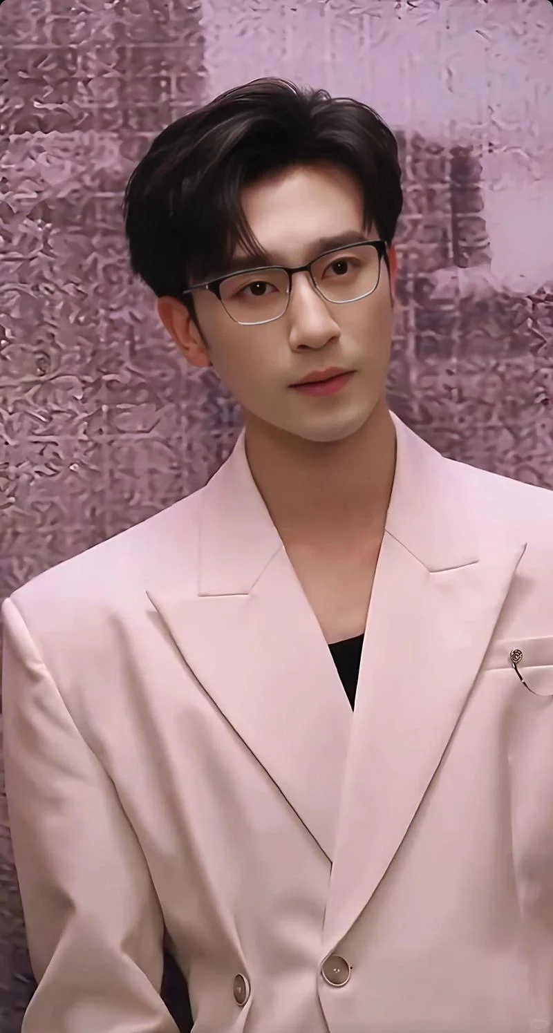 一期一个短剧男演员：沉思