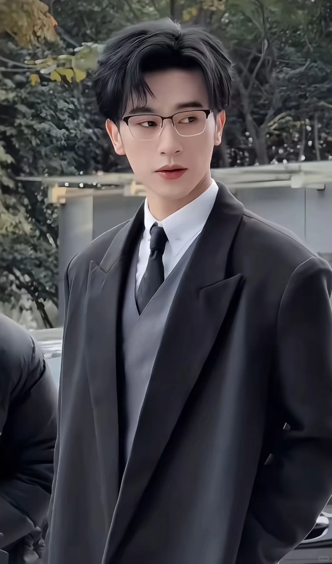 一期一个短剧男演员：沉思