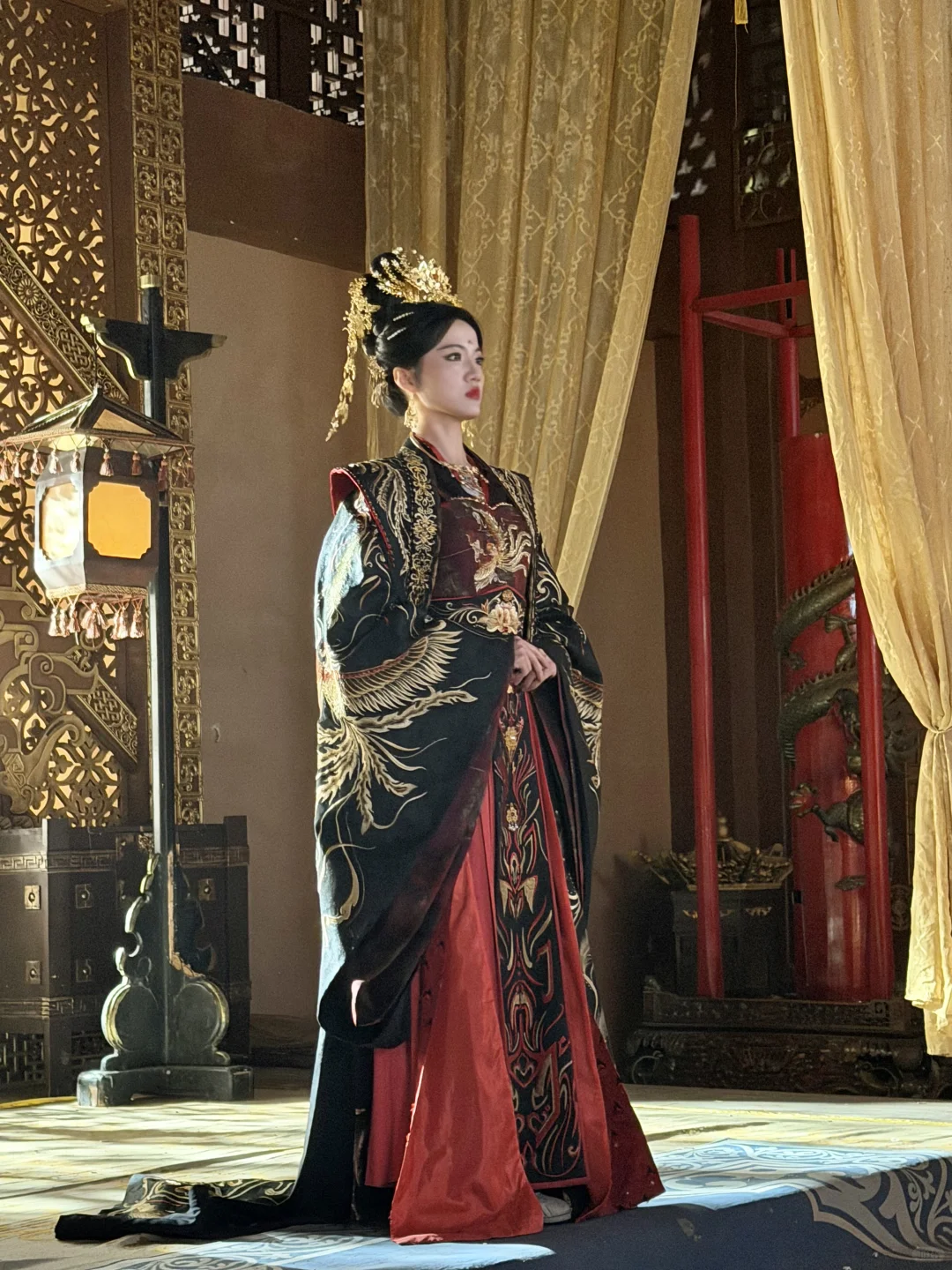 那个女人没消失，只是去短剧当女主了