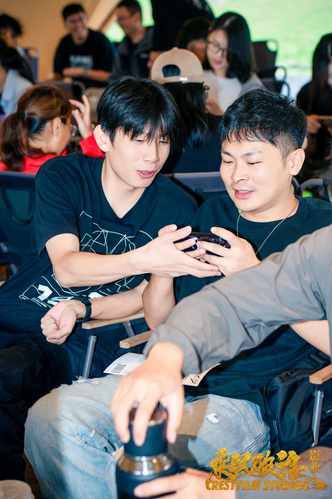 在郑州，有一群“不务正业”的短剧人