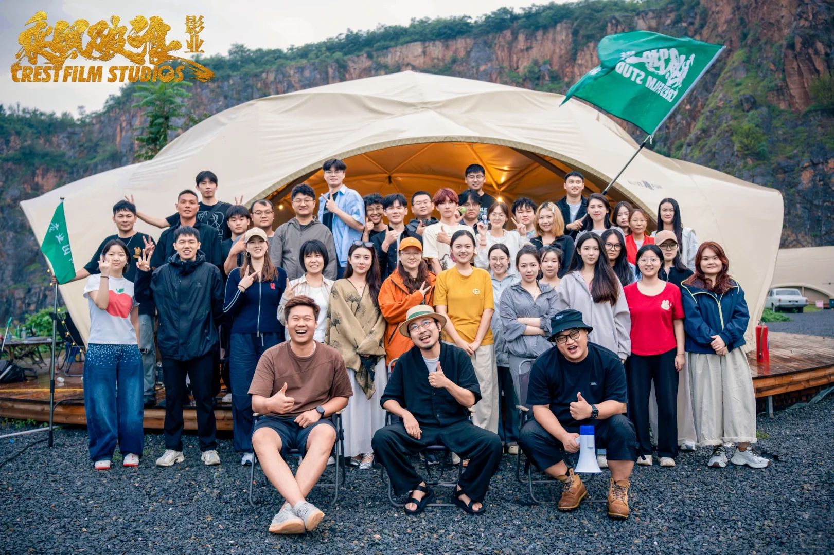 在郑州，有一群“不务正业”的短剧人