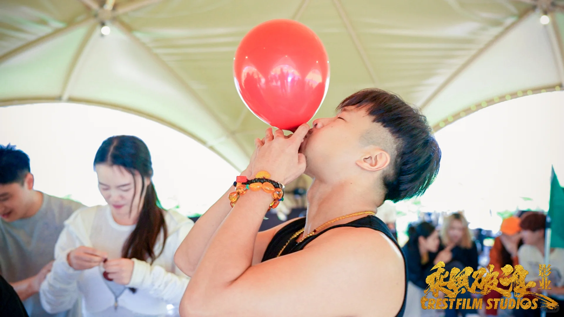 在郑州，有一群“不务正业”的短剧人