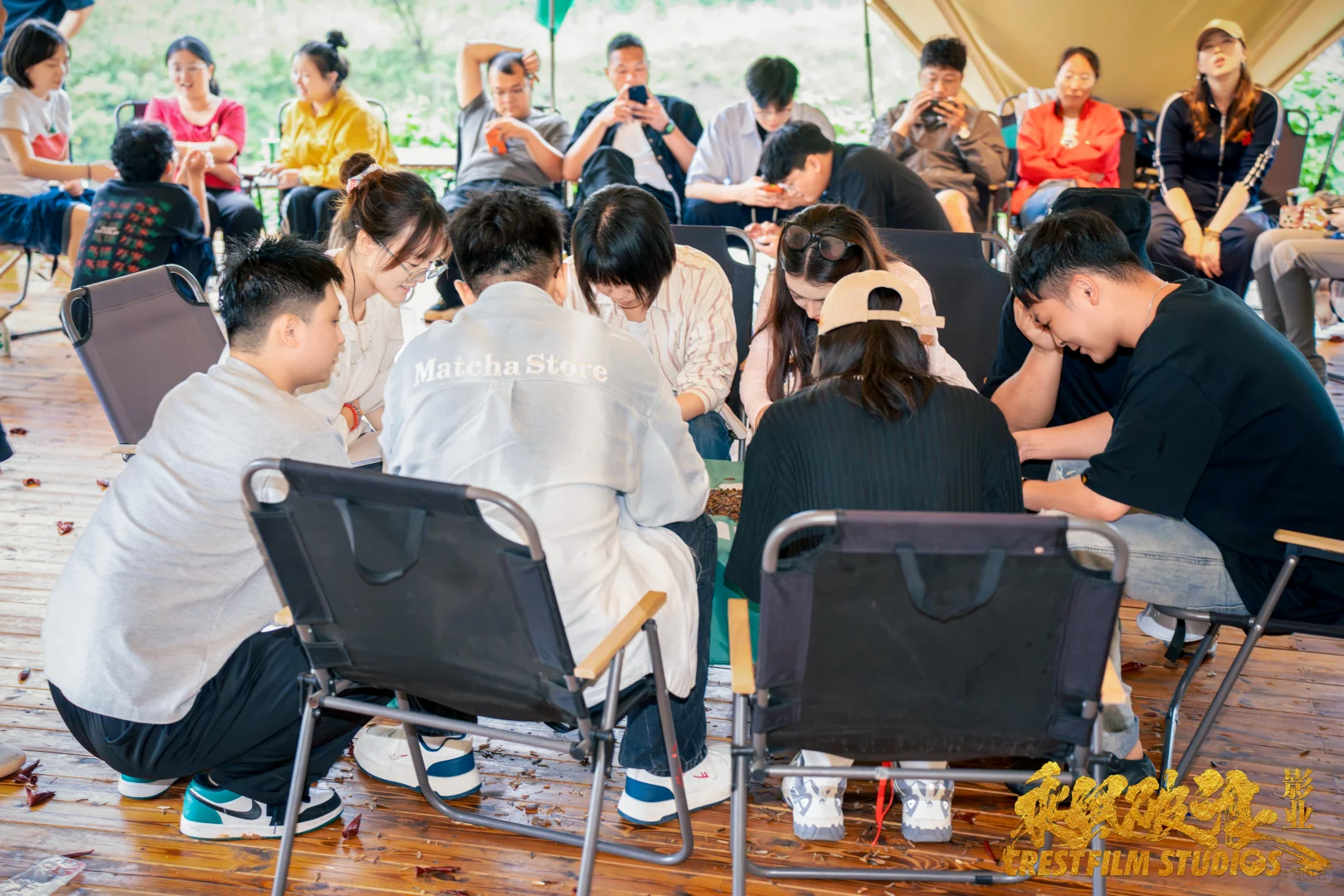 在郑州，有一群“不务正业”的短剧人