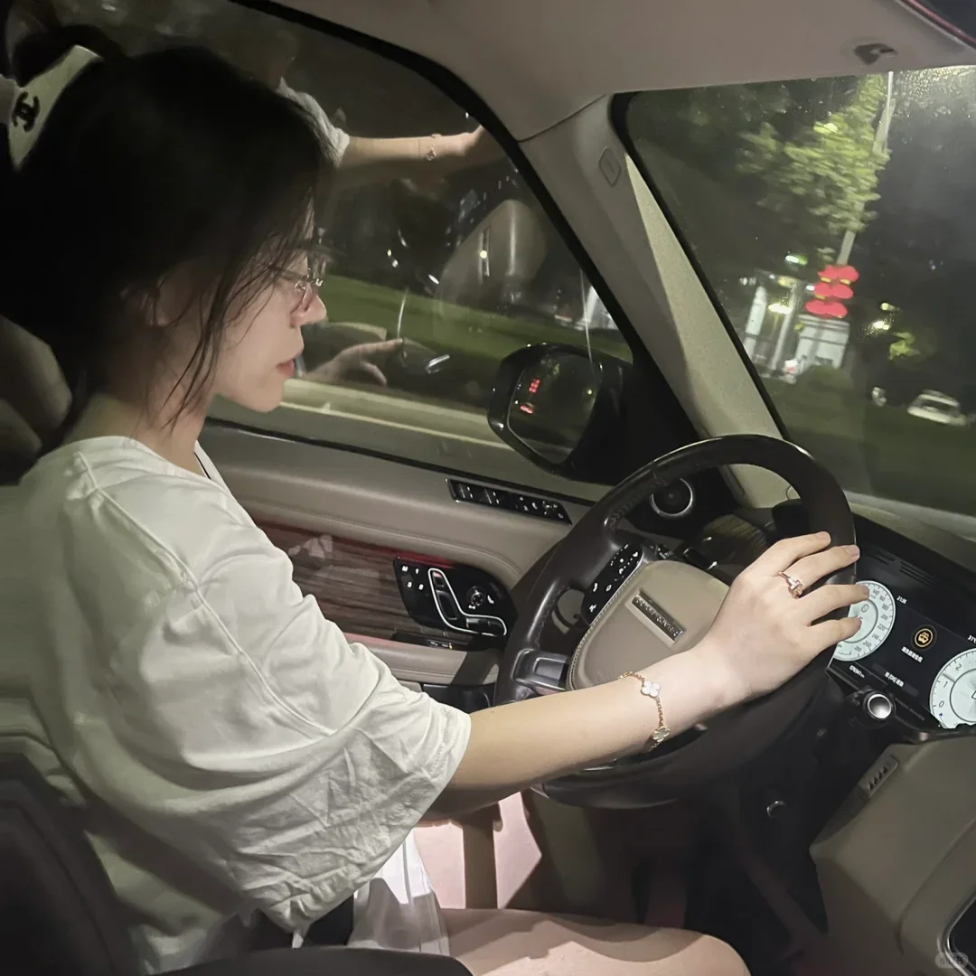 在红果🍅9篇都签约了，除了爸妈没人恭喜