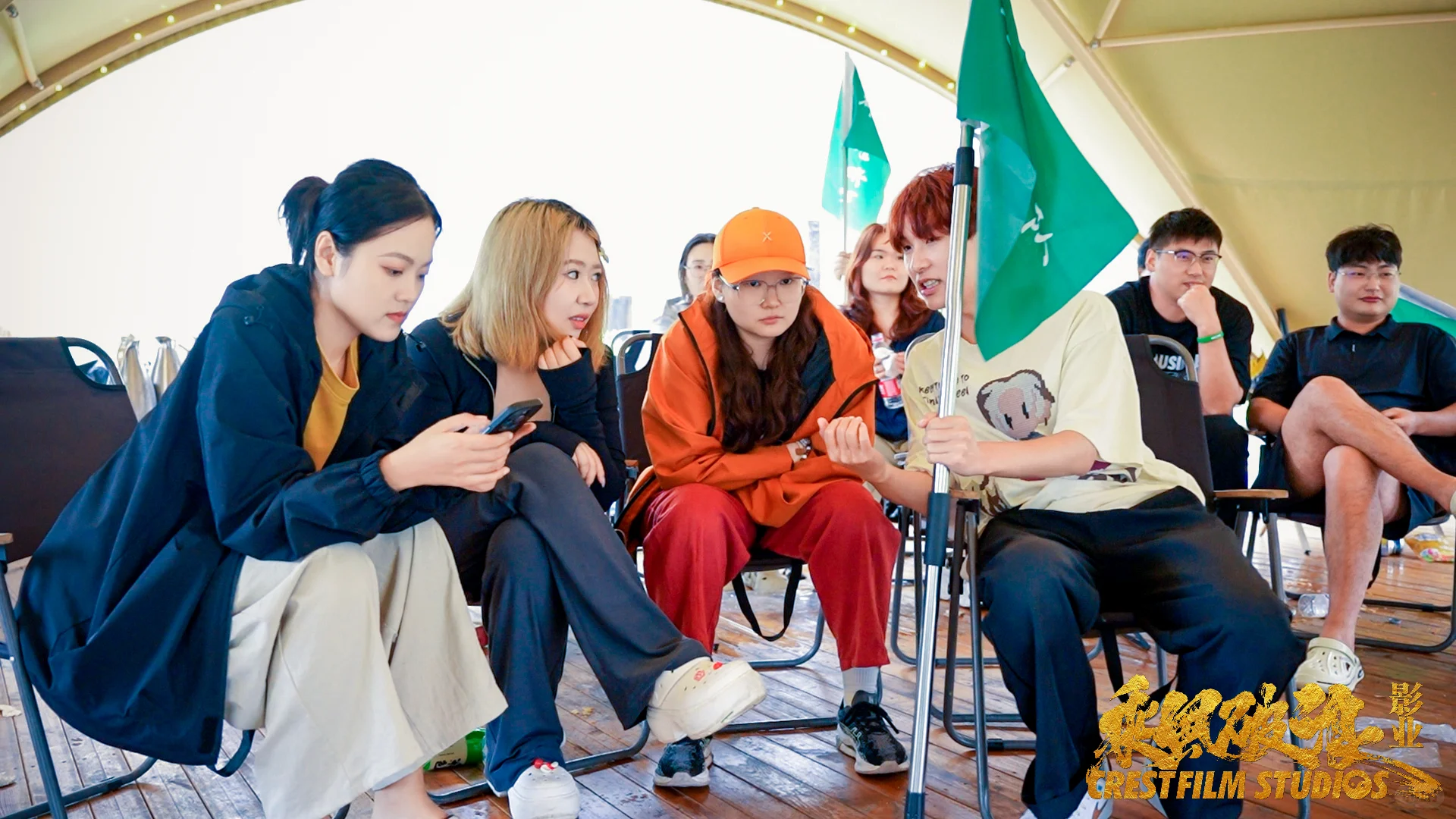 在郑州，有一群“不务正业”的短剧人