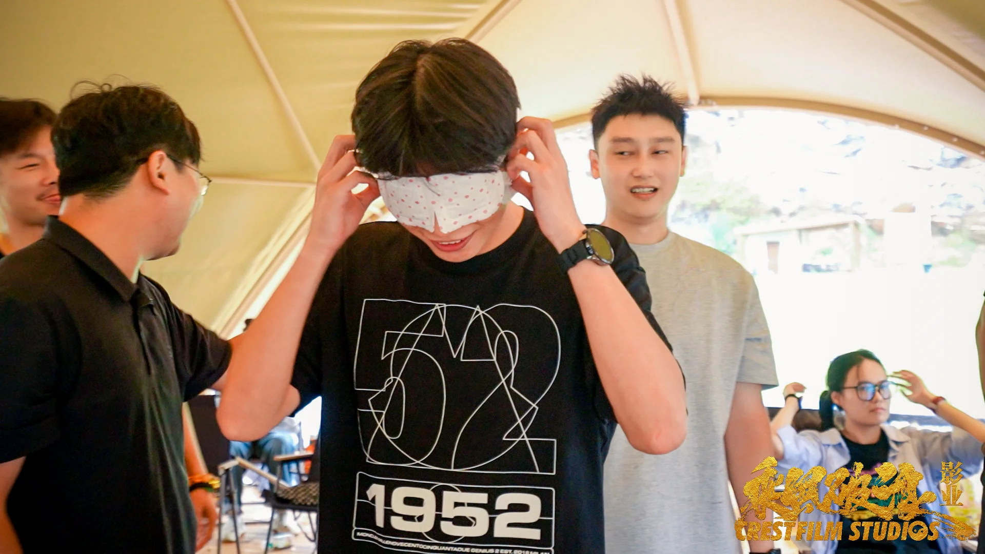 在郑州，有一群“不务正业”的短剧人