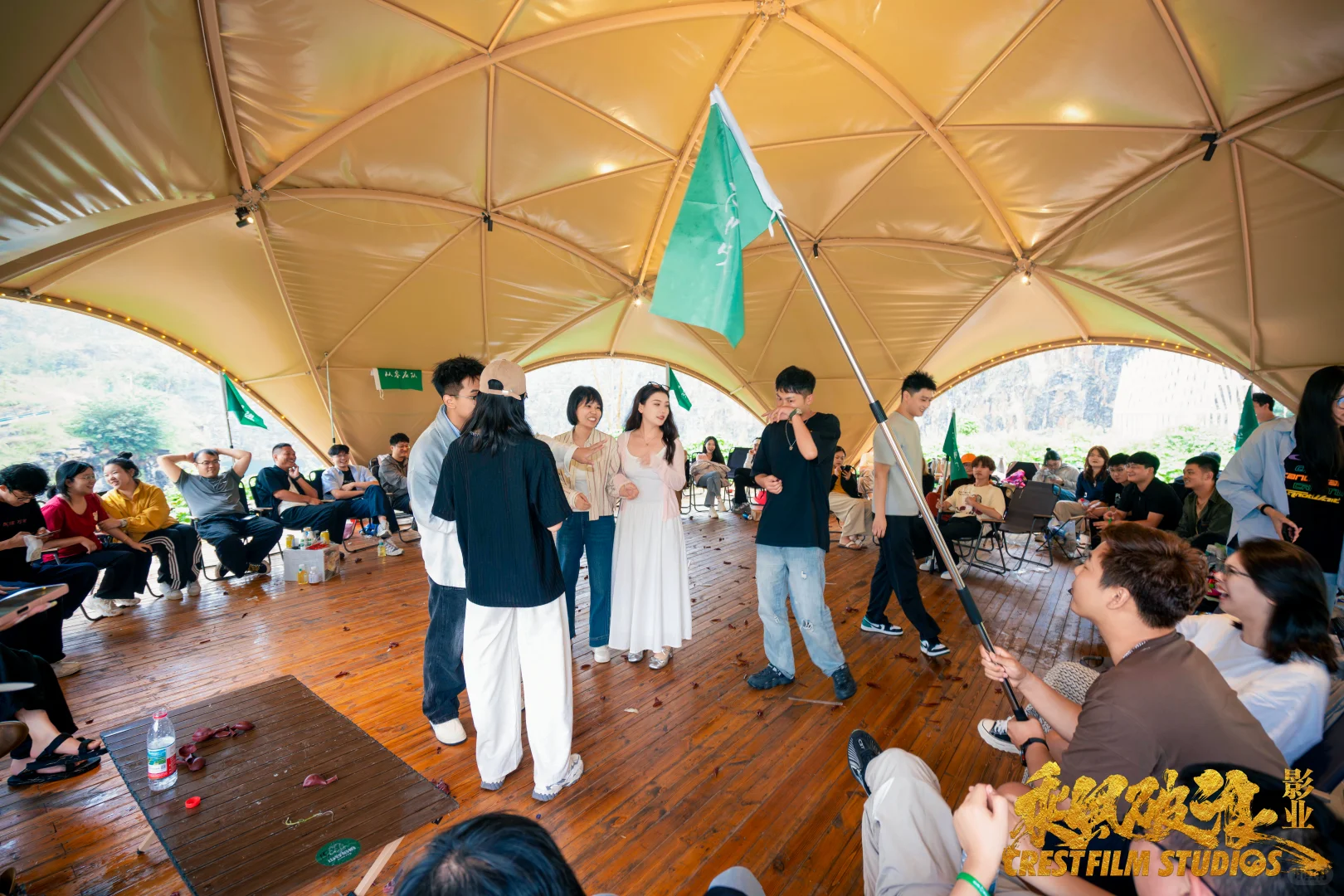 在郑州，有一群“不务正业”的短剧人