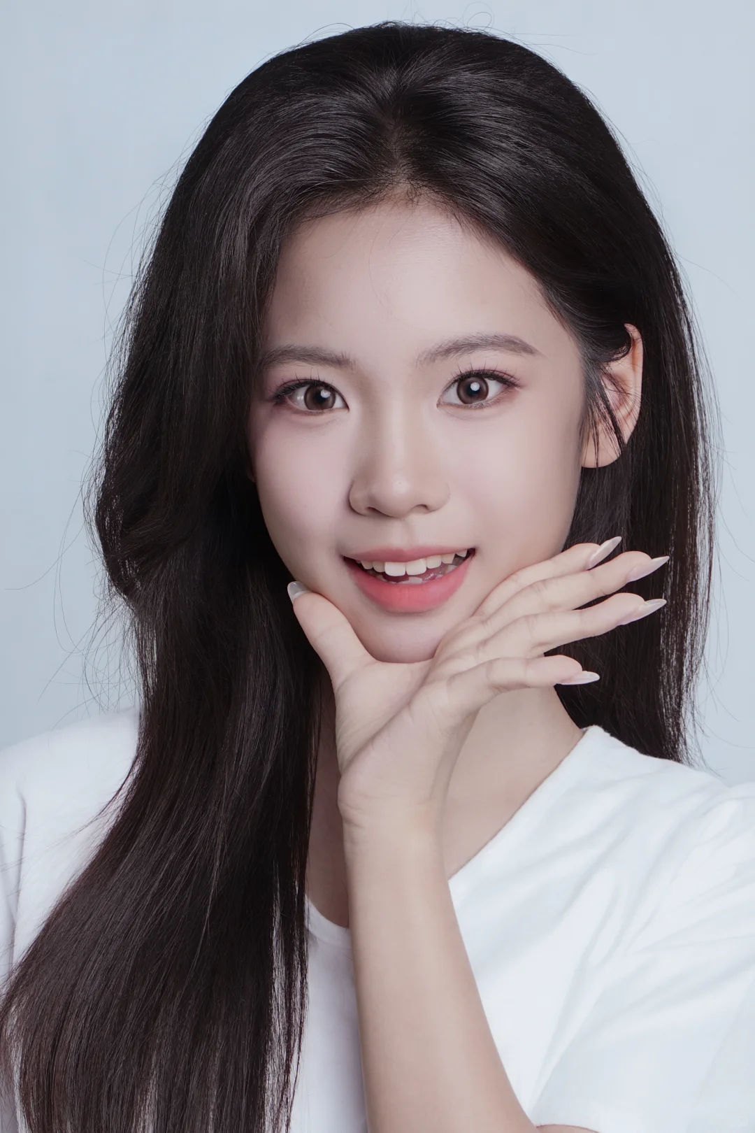 哈喽 大家好 我是新人演员张苒