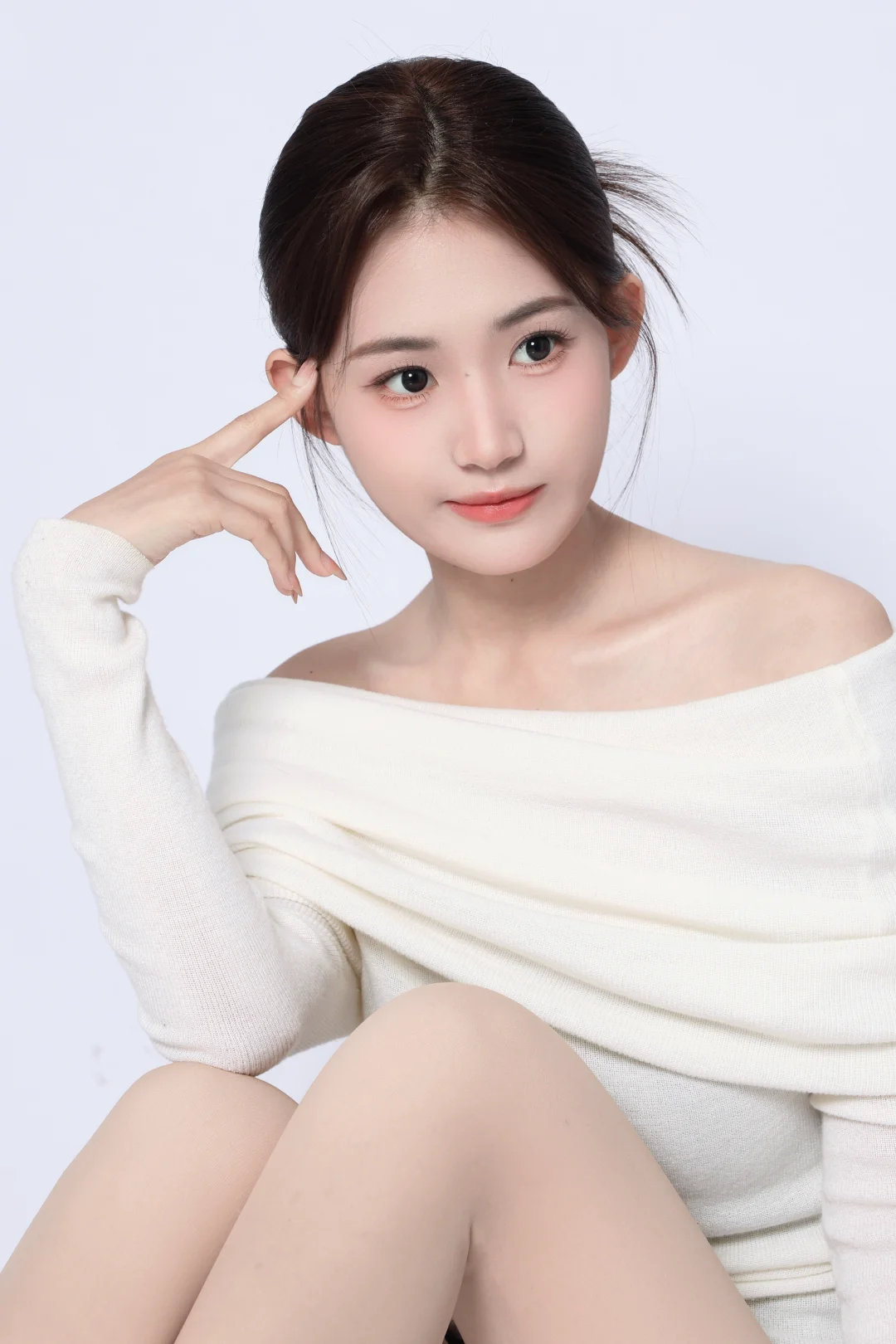 帮我选六张作为新演员模卡吧