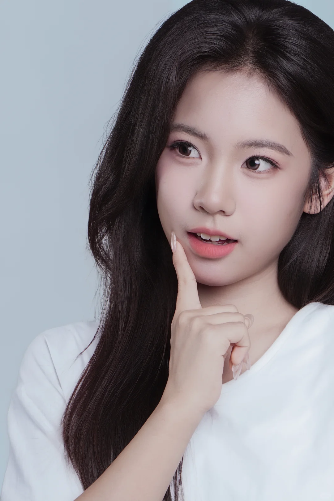 哈喽 大家好 我是新人演员张苒