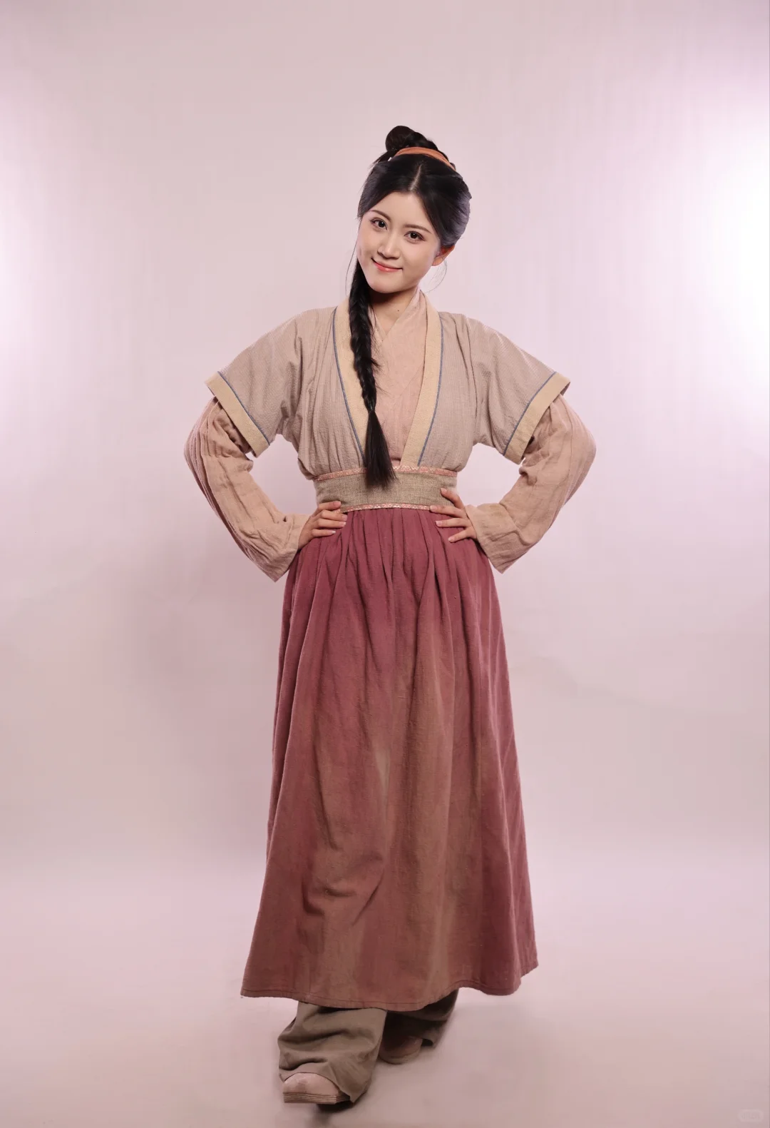 新人小演员定妆照