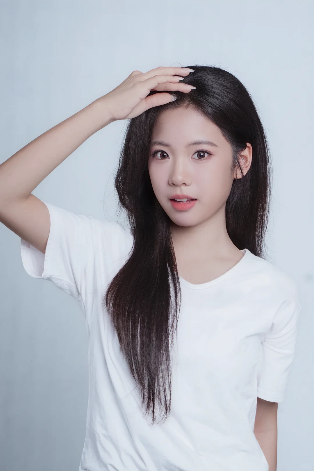 哈喽 大家好 我是新人演员张苒