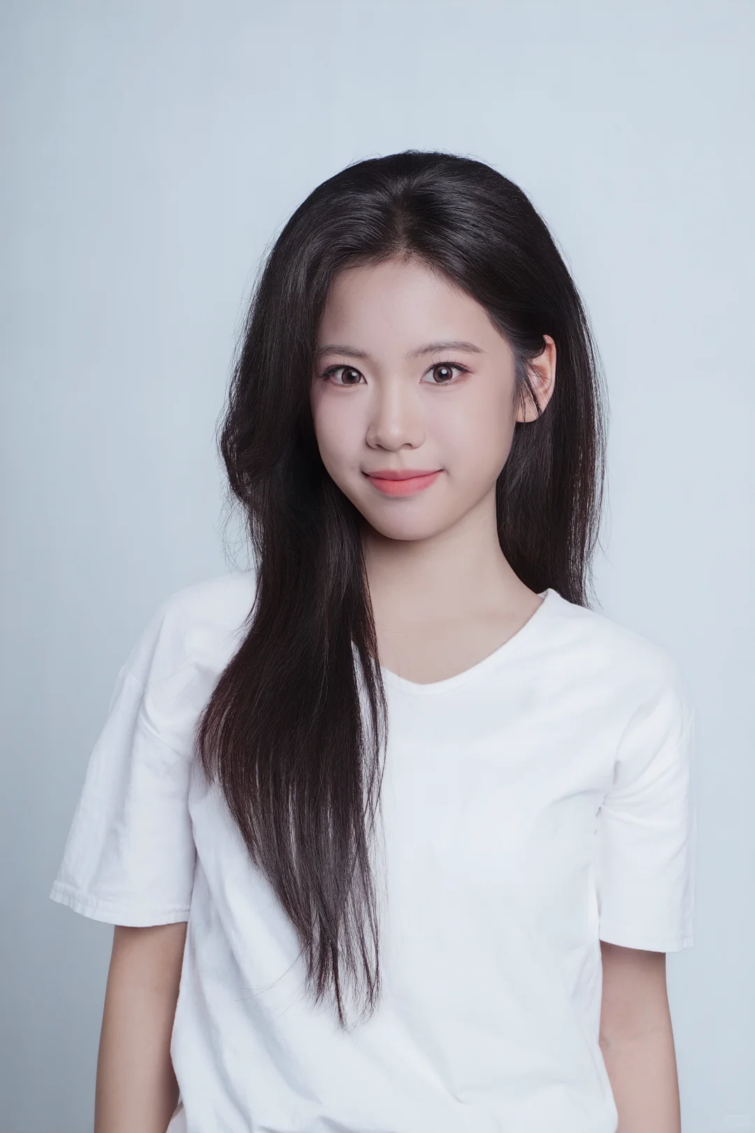 哈喽 大家好 我是新人演员张苒