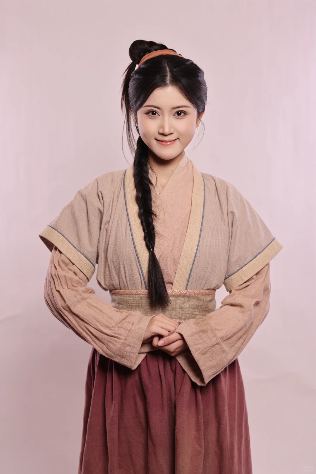 新人小演员定妆照