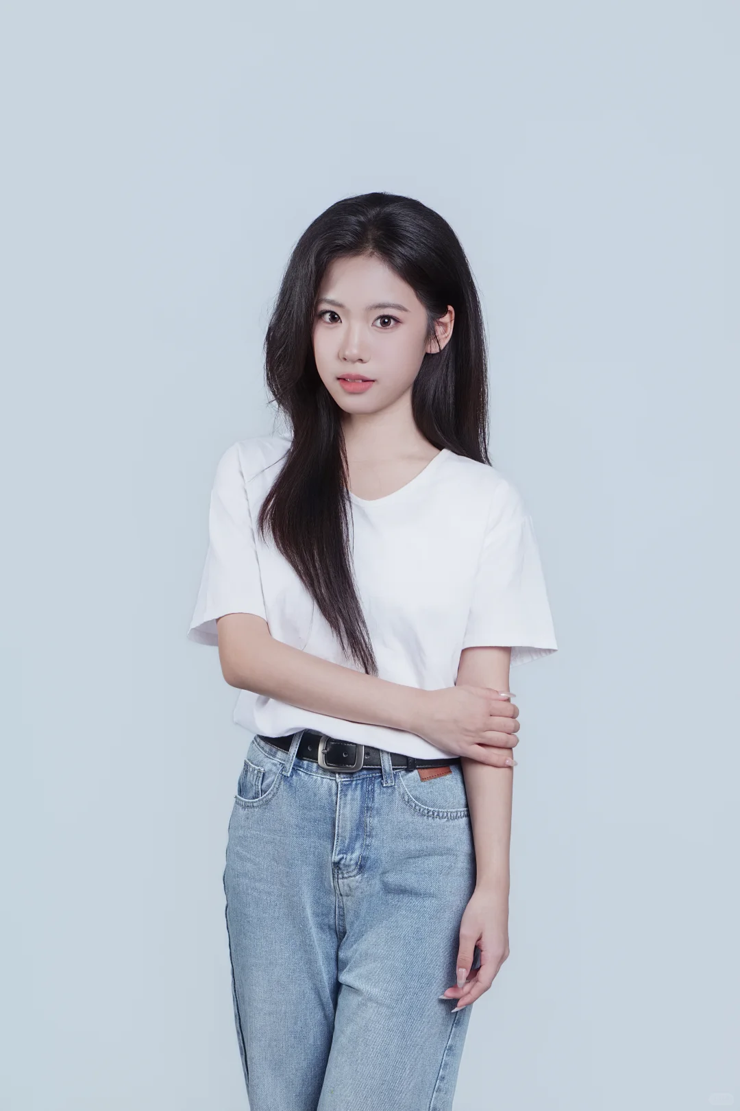 哈喽 大家好 我是新人演员张苒