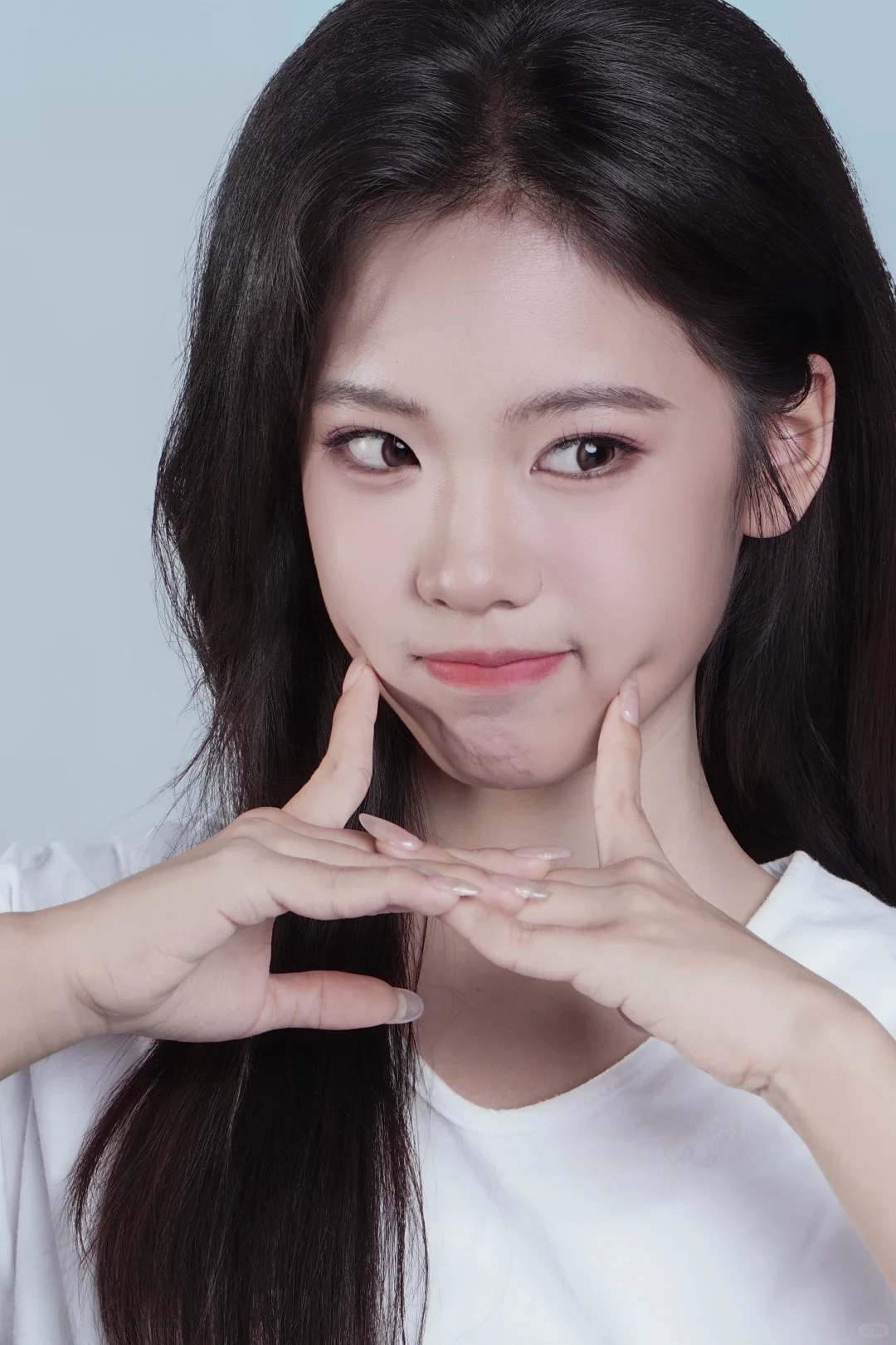 哈喽 大家好 我是新人演员张苒