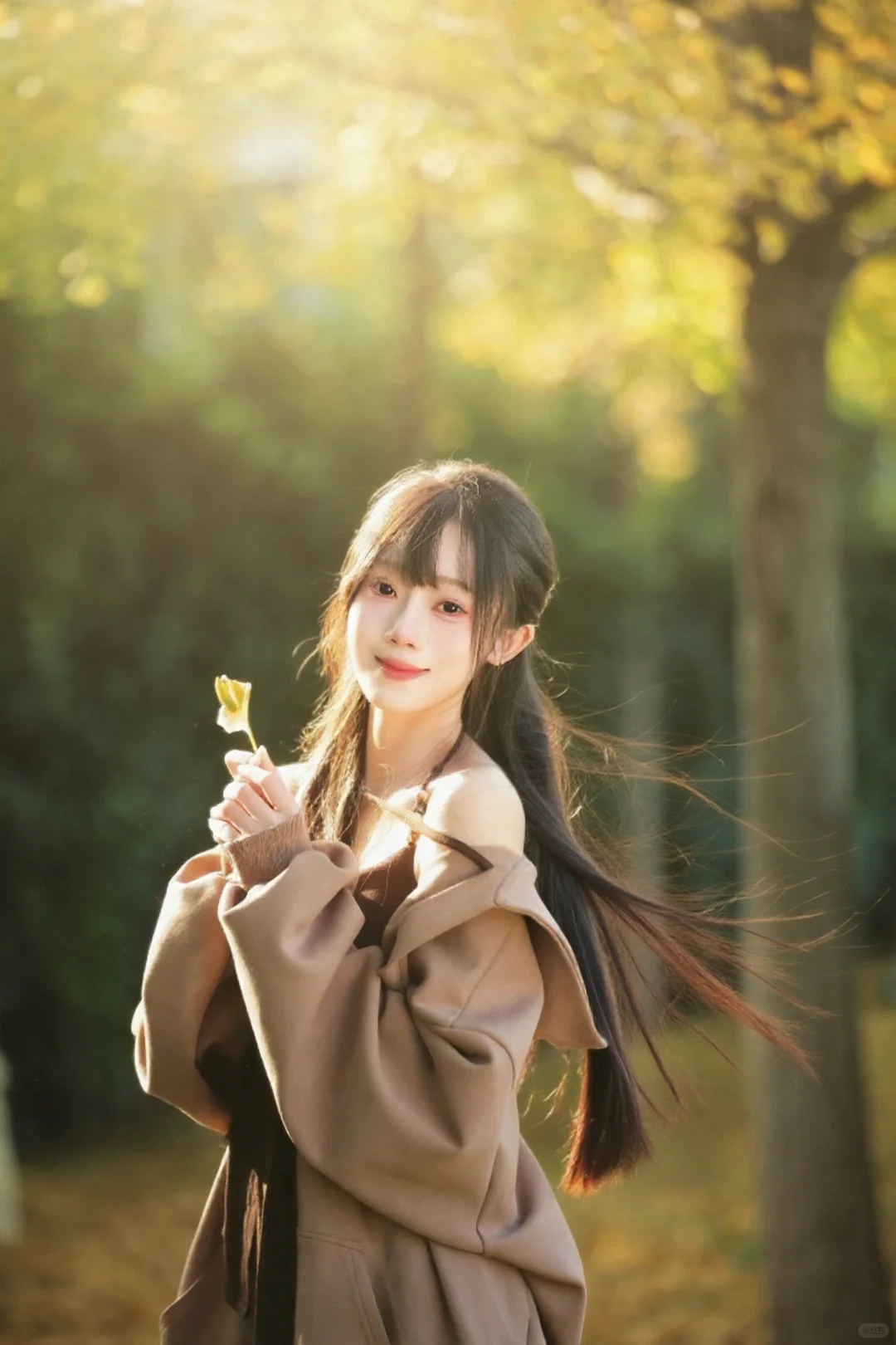 01年短剧女演员