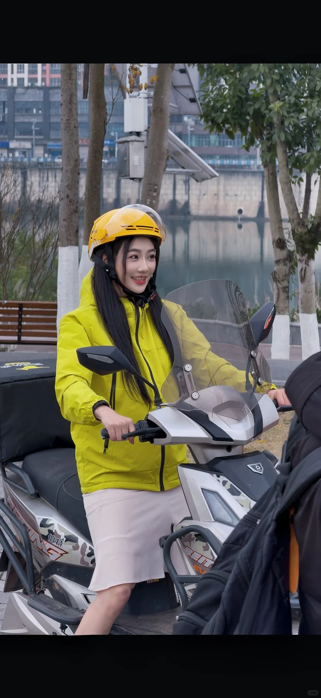 📱|演员助理在剧组拍...