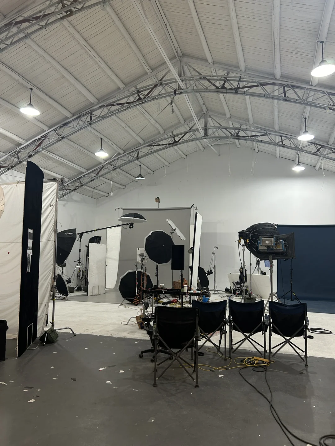 见了个做短剧选角的朋友，浅聊了一下