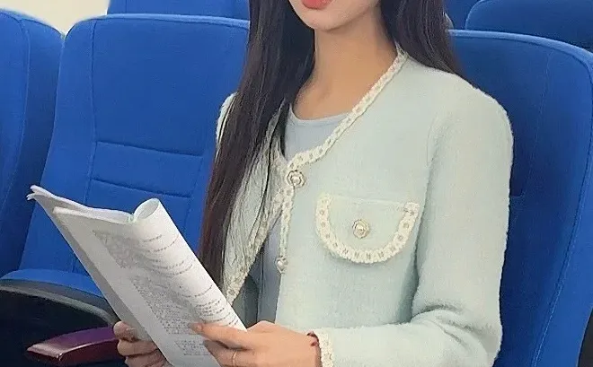 短剧新人报道！甜妹和御姐选哪个？