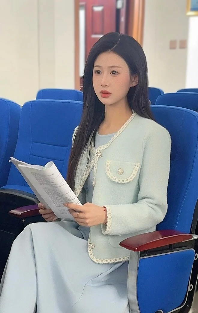 短剧新人报道！甜妹和御姐选哪个？