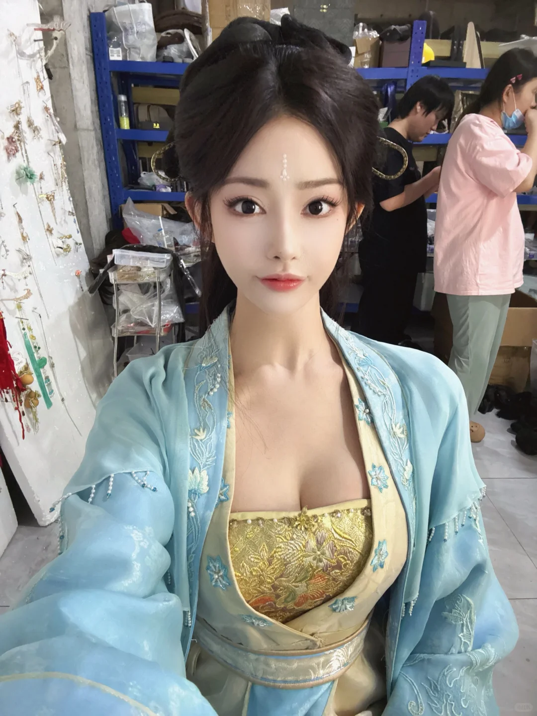 新人演员勇闯横店 定妆照来一下 很多心得