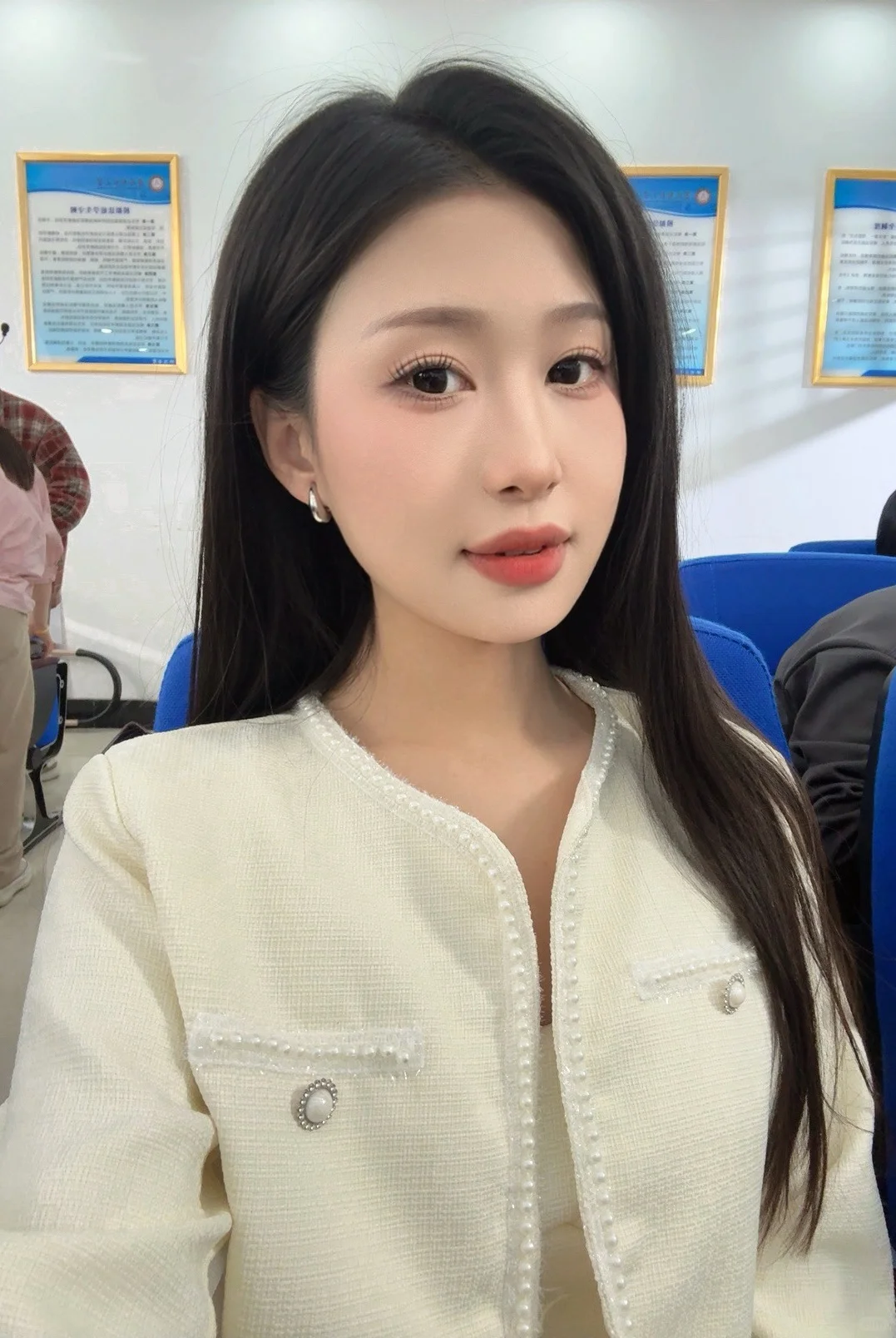 短剧新人报道！甜妹和御姐选哪个？