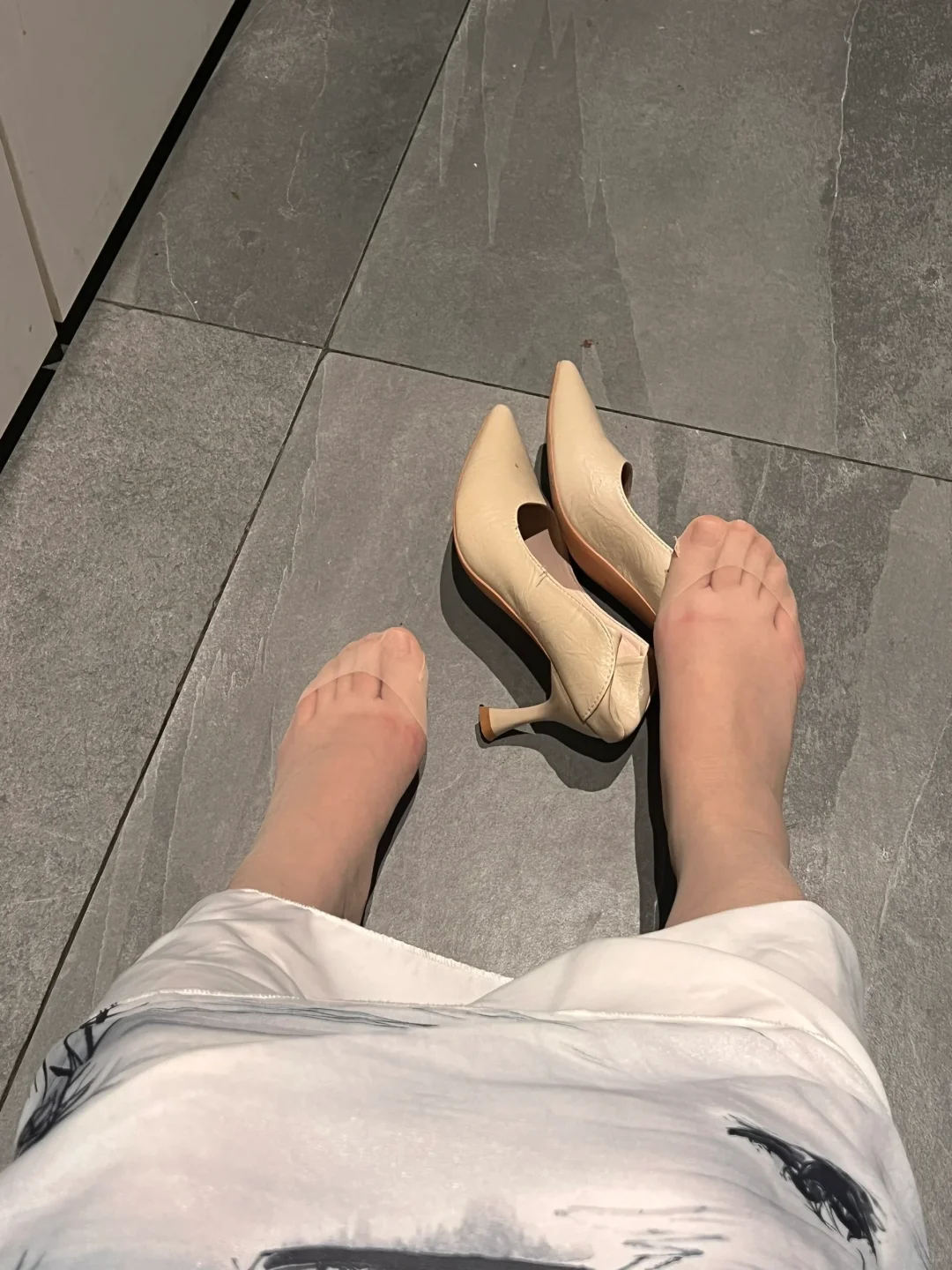 谁还没有一双裸色高跟鞋