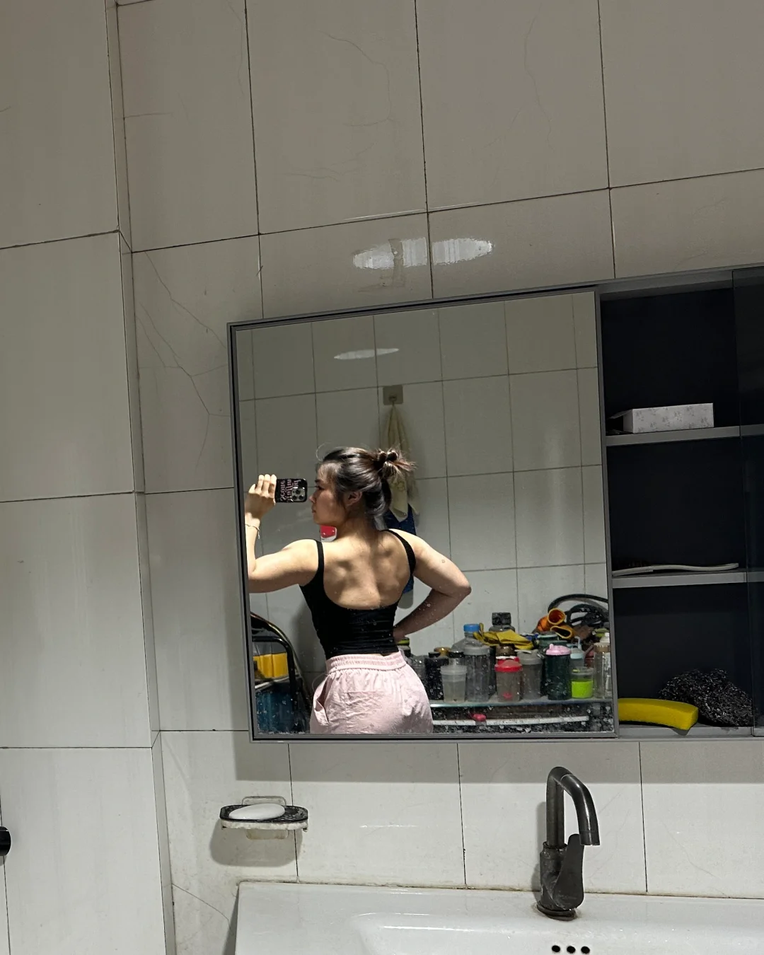 02女大勇闯健身房