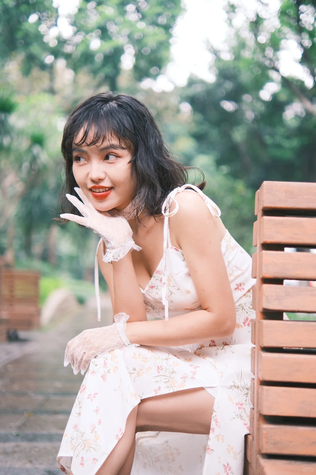 中年女性拍照姿势参考（不装嫩性感港风版）