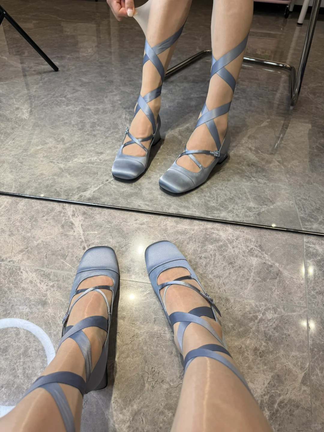 有些鞋表面看着很仙，其实绑带已经到了膝盖