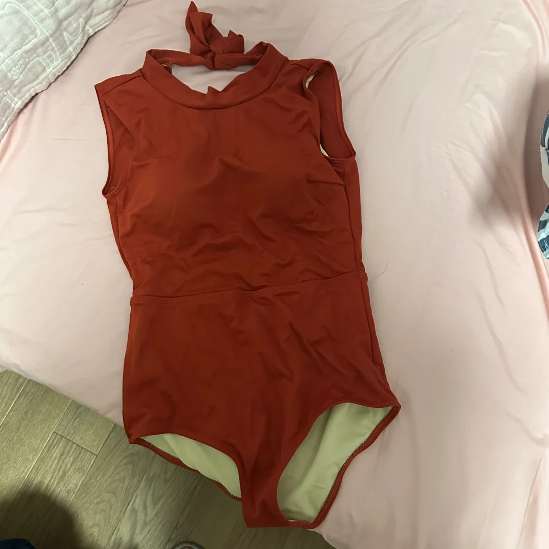 东京出闲置衣服 泳衣