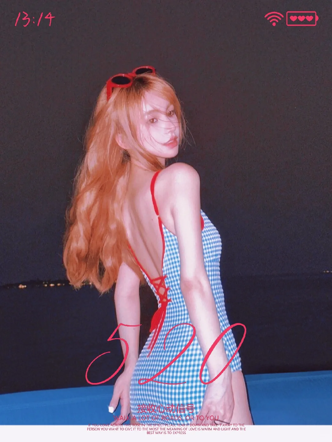 复古撞色的连体泳衣,内置胸垫和插片口……