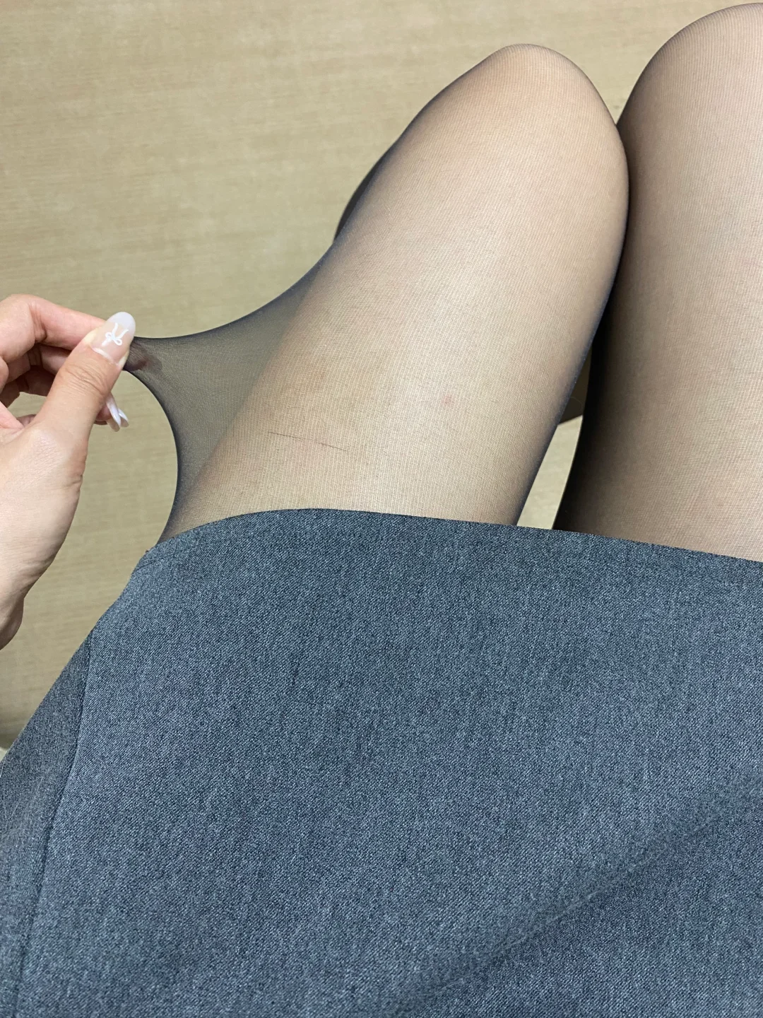 没有人觉得那些30r的丝袜很贵吗。。。