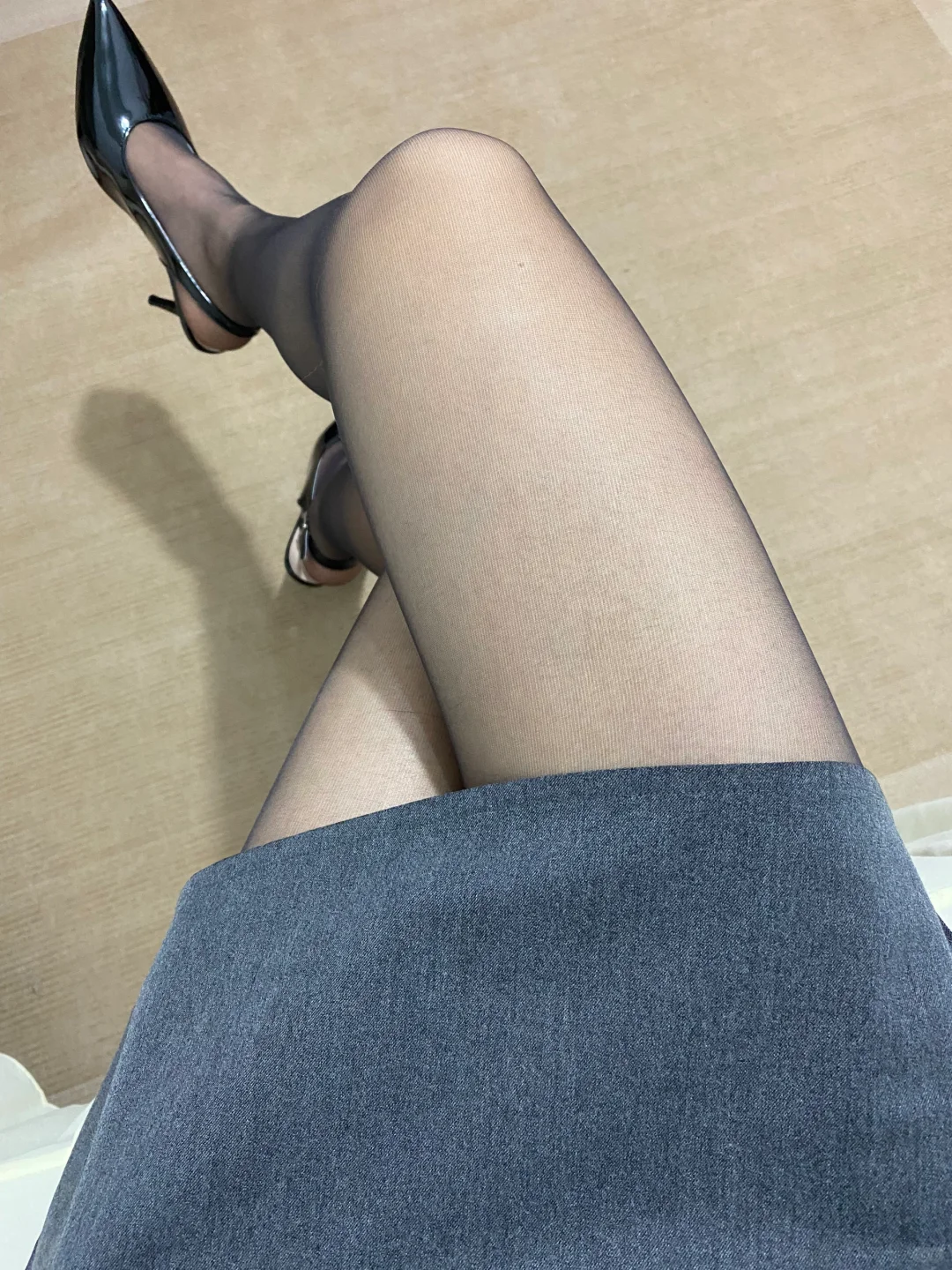 没有人觉得那些30r的丝袜很贵吗。。。