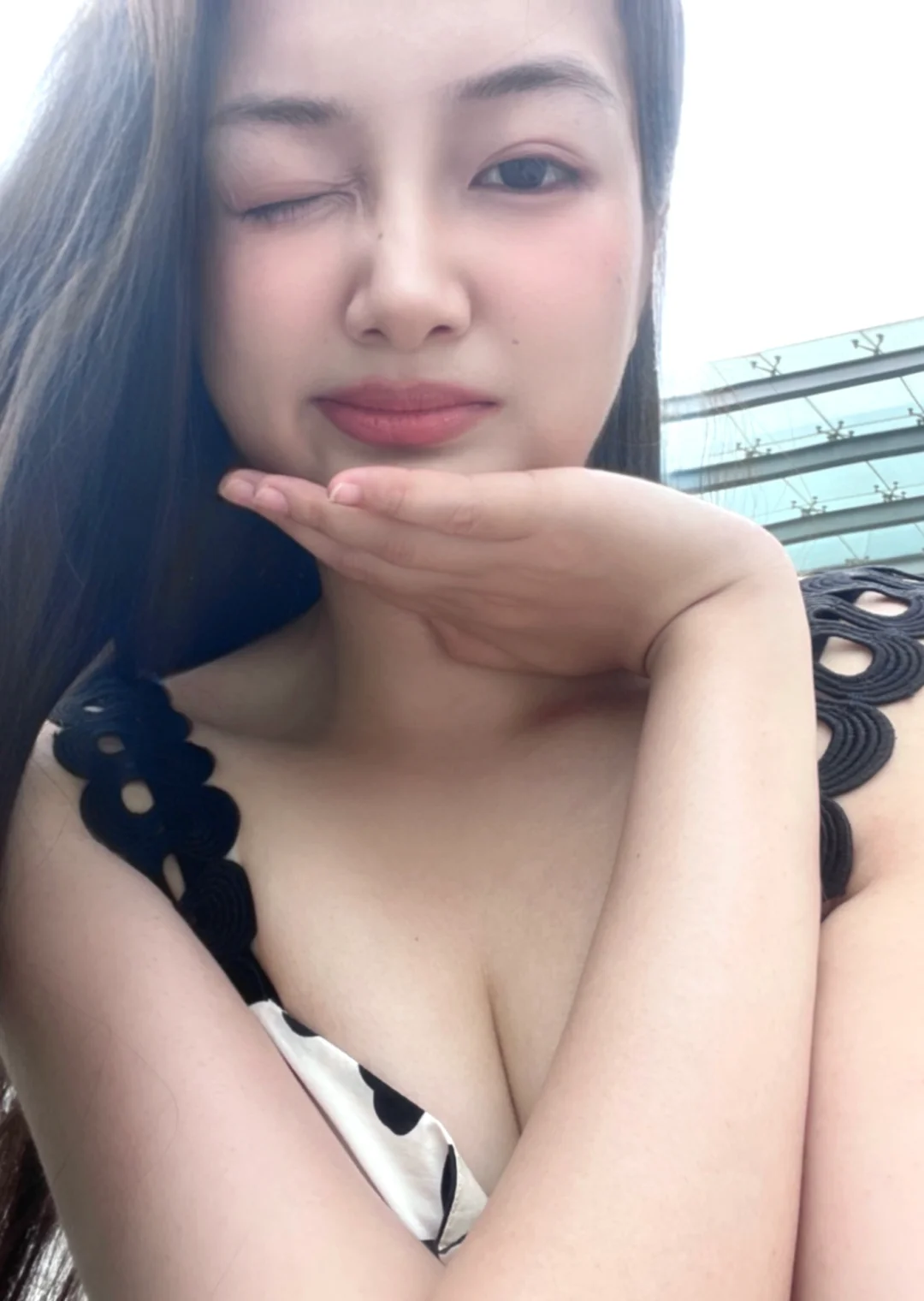 朋友们锐评：刻意得不能再刻意了