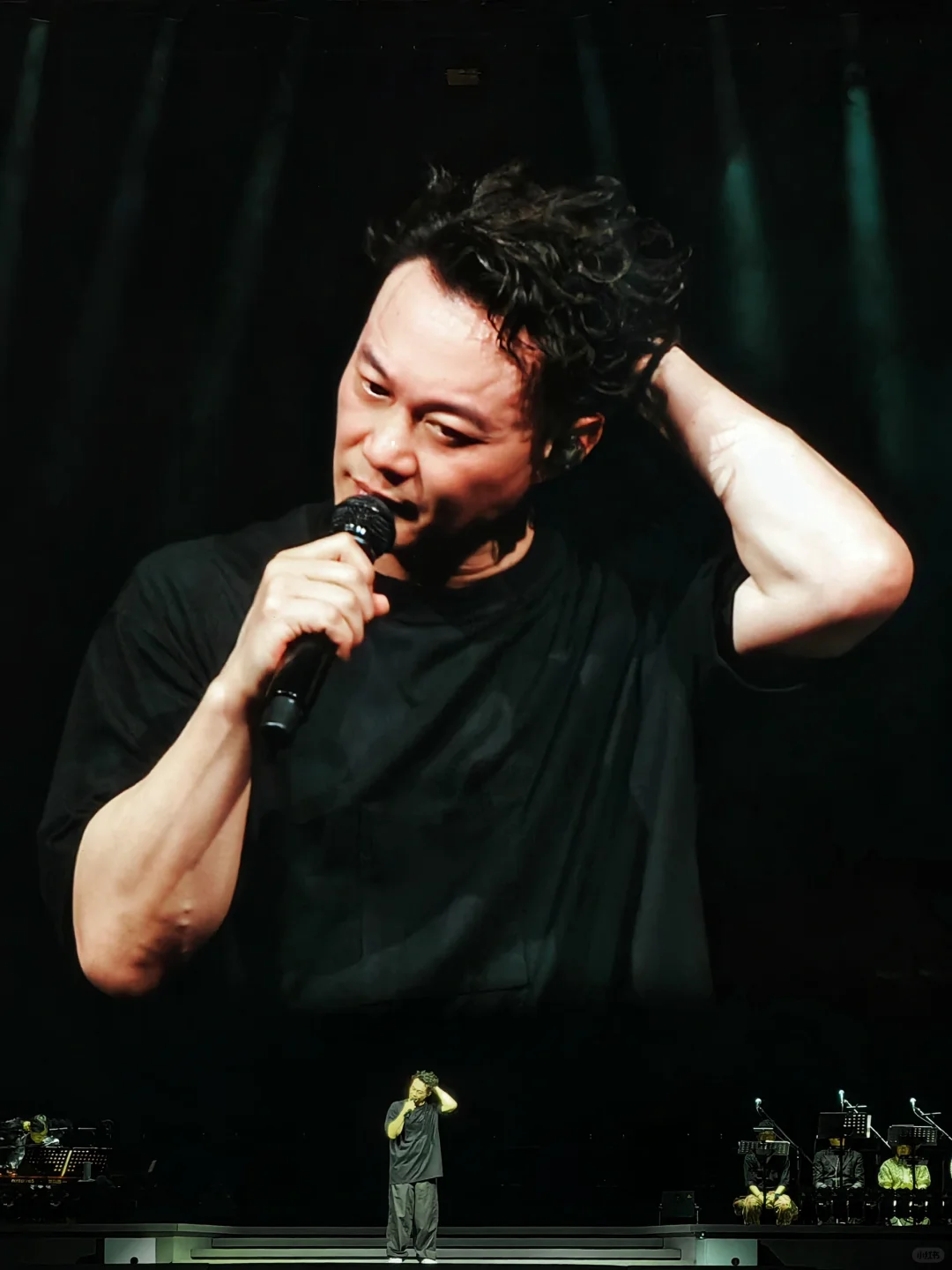 这…不是在撩头发……这是在撩我的心