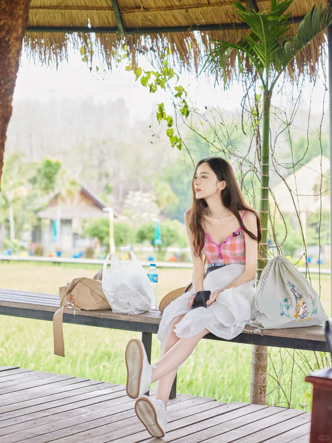 美到心坎的泳衣｜娜扎夏日搭配，清新女神！