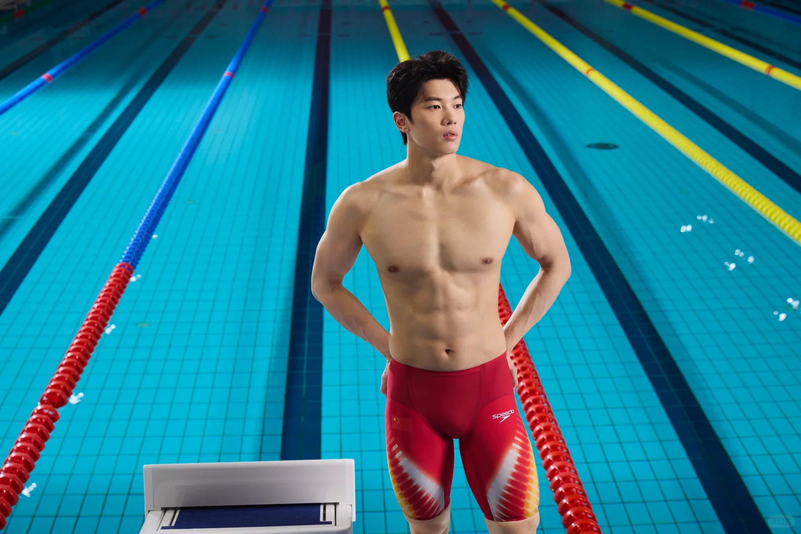 中国游泳队巴黎奥运会比赛泳衣公布