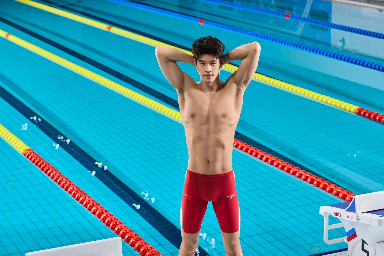 中国游泳队巴黎奥运会比赛泳衣公布