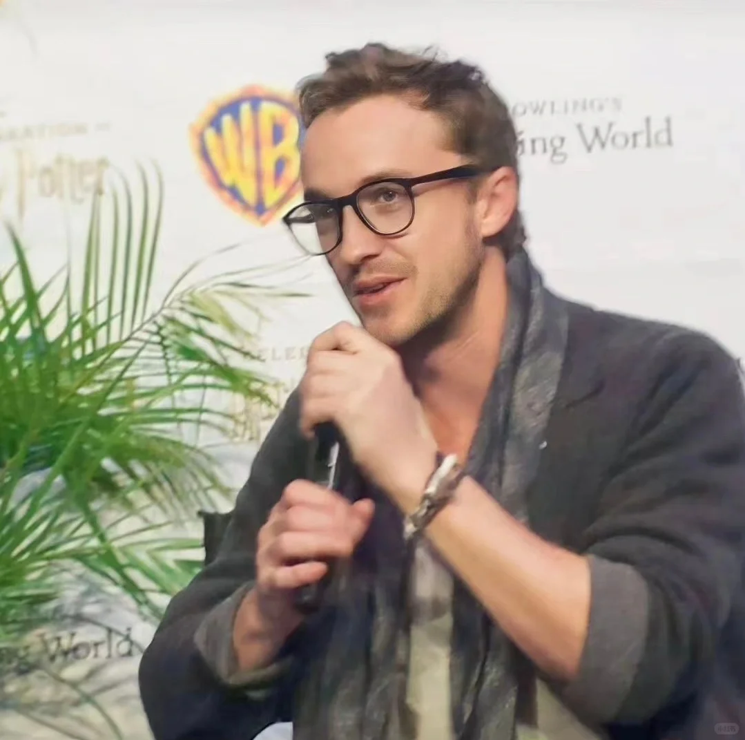 眼镜真的不是太性感了吗