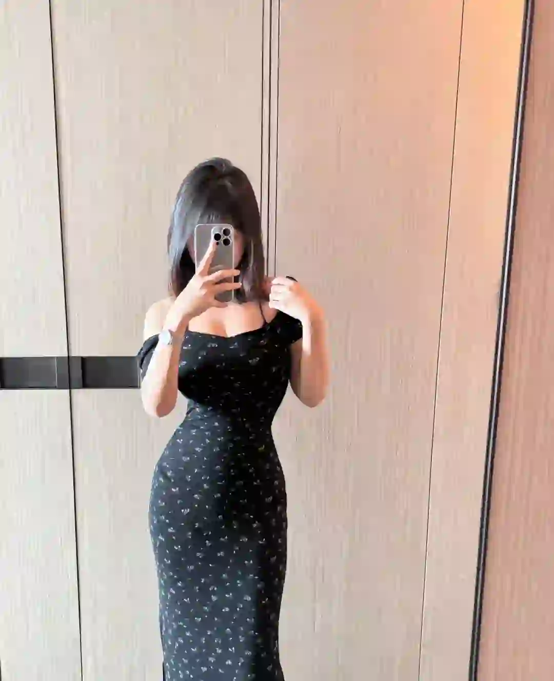 这小裙子有点性感哈哈