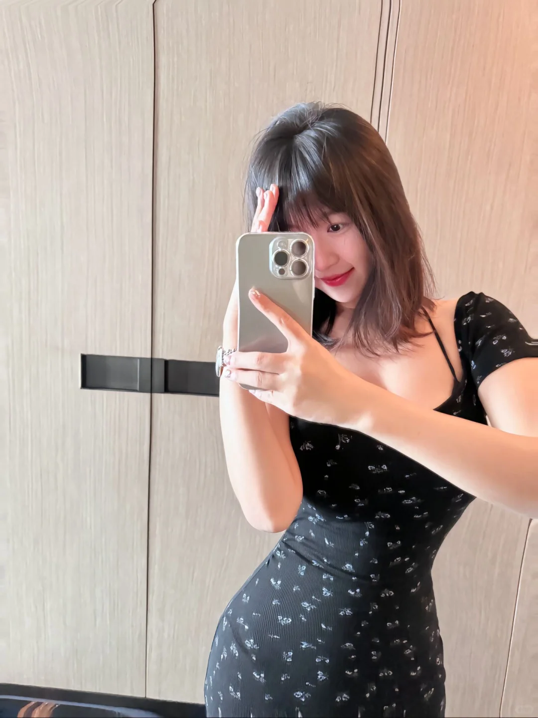 这小裙子有点性感哈哈