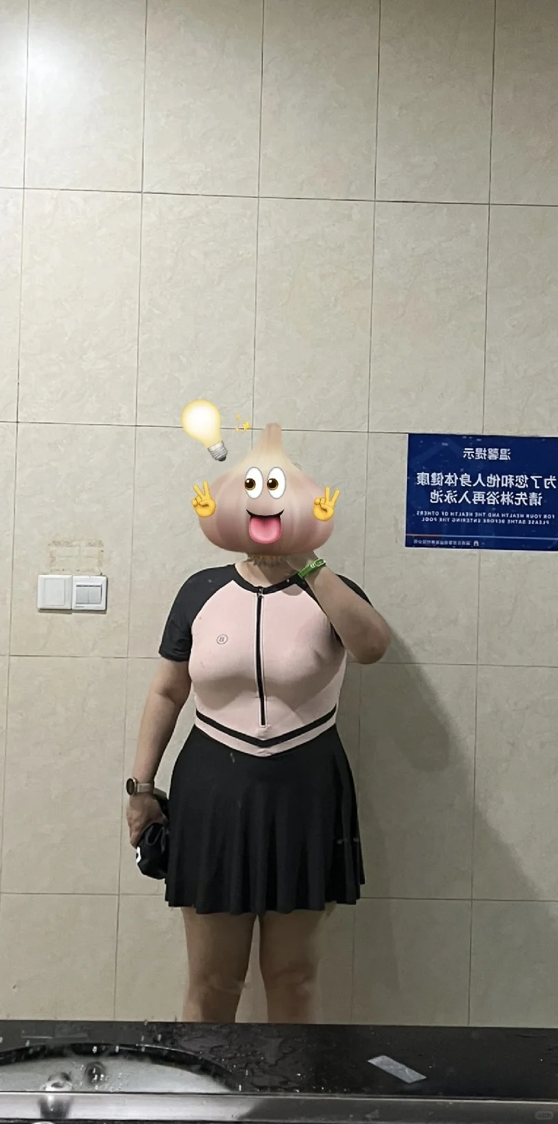 那么胖还穿什么竞速泳衣!!!