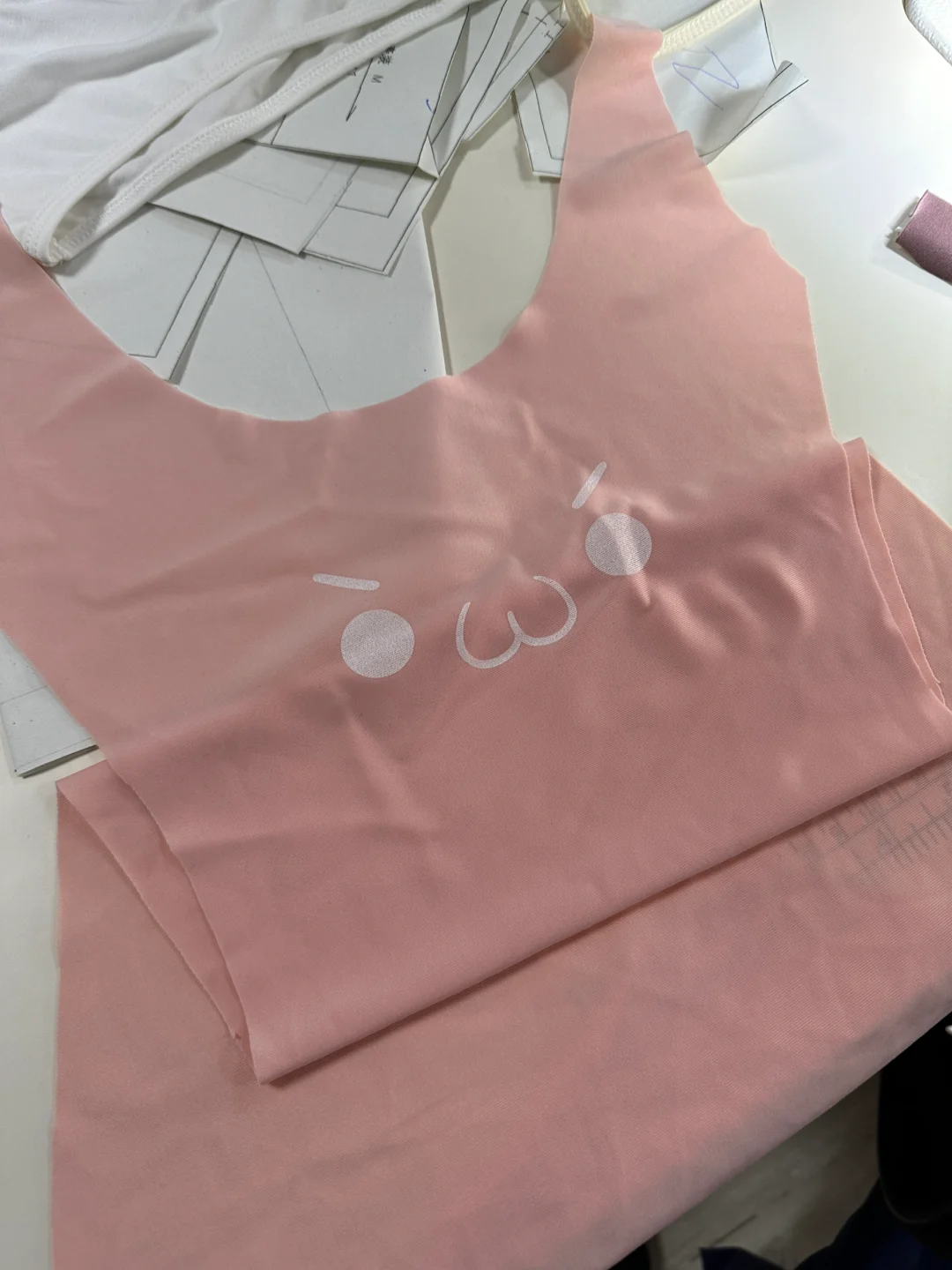 颜文字泳衣粉色版本进度