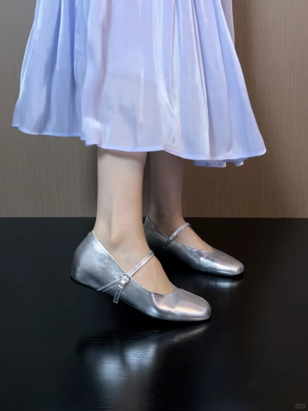 性感又清冷的银色小单鞋!谁不爱呢