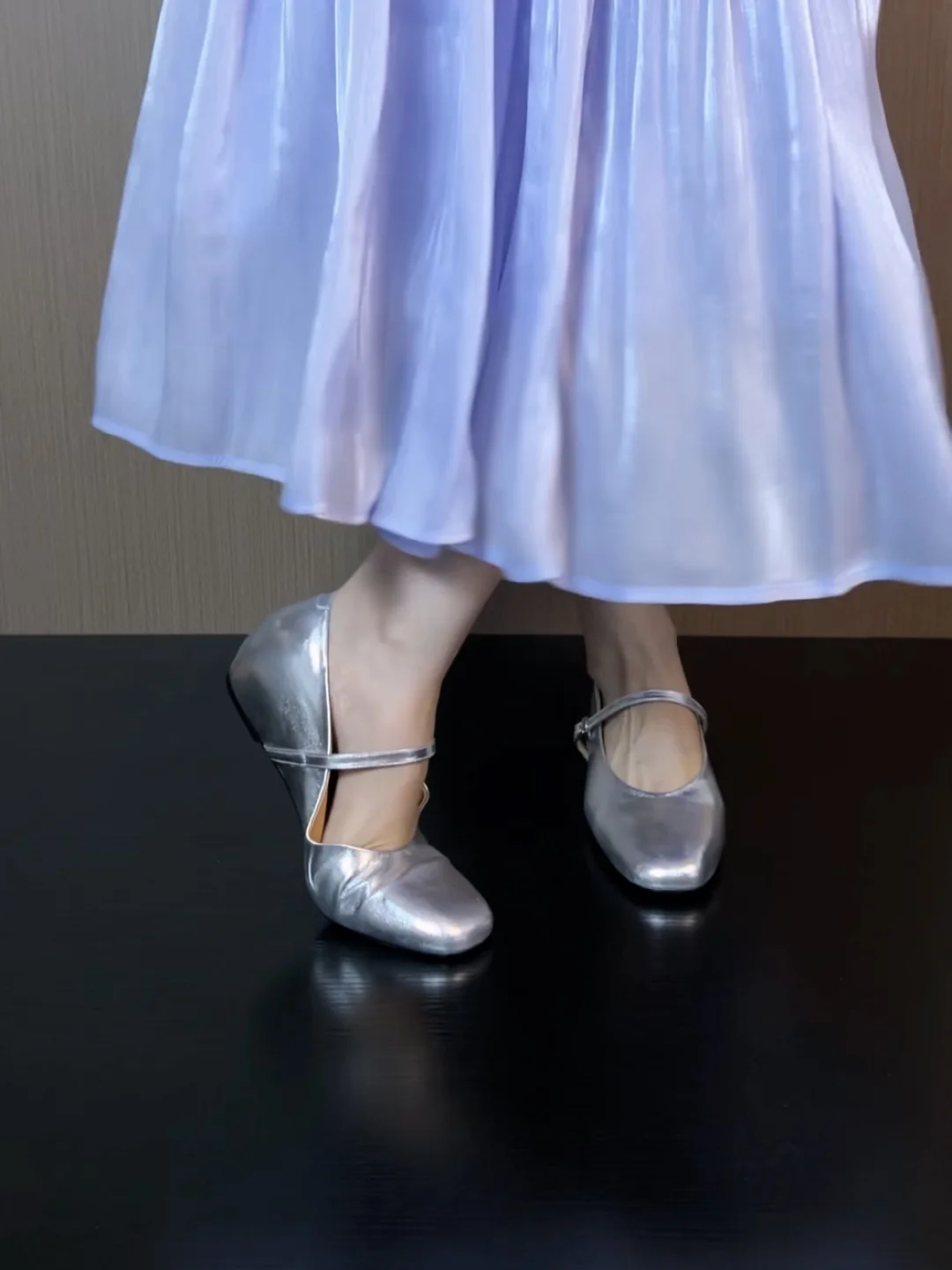 性感又清冷的银色小单鞋!谁不爱呢